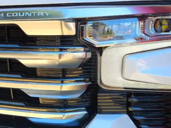 CHEVROLET-SILVERADO-5.3 V8 GASOLINA 1500 HIGH COUNTRY 4X4 AUTOMÁTICO CHEVROLET-SILVERADO-2023