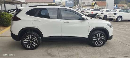 CHEVROLET-TRACKER-2024
