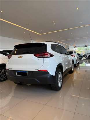 CHEVROLET-TRACKER-2024