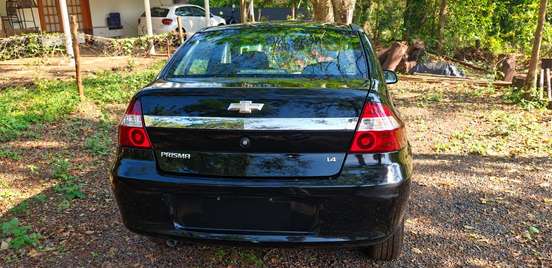 CHEVROLET-PRISMA-2011