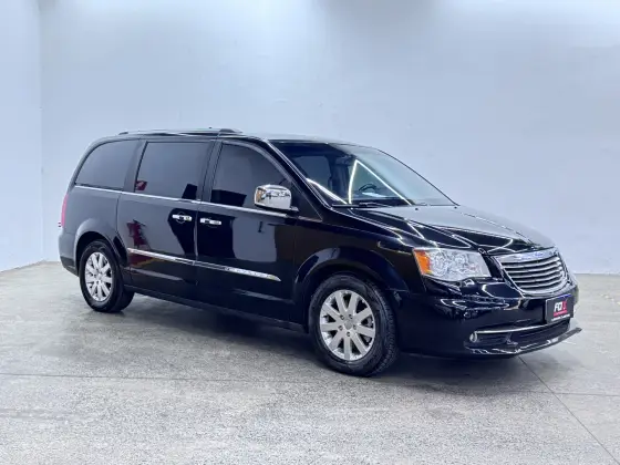 CHRYSLER TOWN & COUNTRY 3.6 TOURING V6 24V GASOLINA 4P AUTOMÁTICO