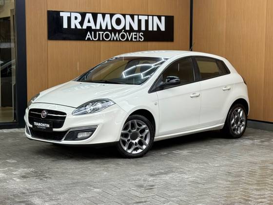 FIAT BRAVO 1.8 BLACKMOTION 16V FLEX 4P AUTOMATIZADO