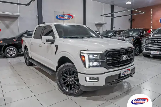 FORD F-150 5.0 V8 GASOLINA CD LARIAT BLACK FX4 AUTOMÁTICO