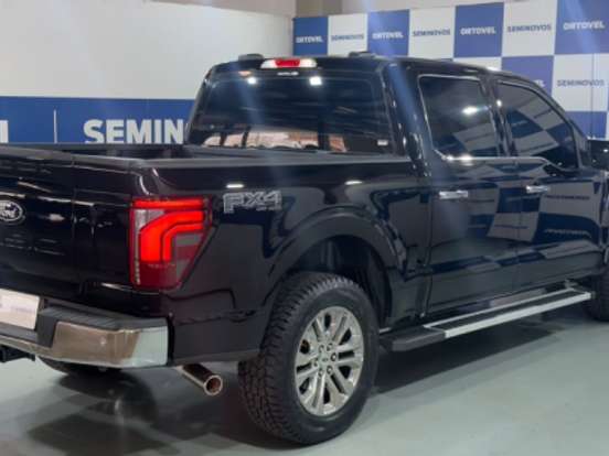FORD-F-150-5.0 V8 GASOLINA CD LARIAT FX4 AUTOMÁTICO FORD-F-150-2024