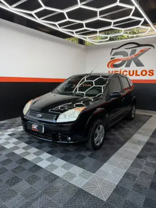 FORD FIESTA 1.6 MPI TRAIL HATCH 8V FLEX 4P MANUAL