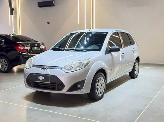 FORD FIESTA 1.6 ROCAM HATCH 8V FLEX 4P MANUAL