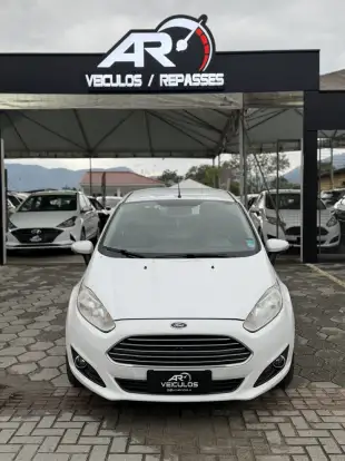 FORD-FIESTA-2014