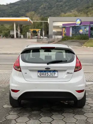 FORD-FIESTA-2014