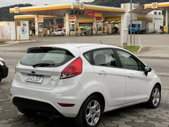 FORD-FIESTA-1.6 SE HATCH 16V FLEX 4P MANUAL FORD-FIESTA-2014
