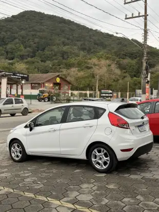 FORD-FIESTA-2014
