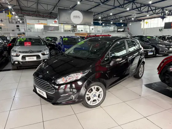FORD FIESTA 1.6 SE HATCH 16V FLEX 4P POWERSHIFT