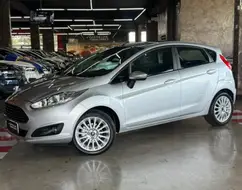 FORD FIESTA 1.0 ECOBOOST TITANIUM PLUS HATCH 12V GASOLINA 4P POWERSHIFT FORD FIESTA 1.0 ECOBOOST TITANIUM PLUS HATCH 12V GASOLINA 4P POWERSHIFT