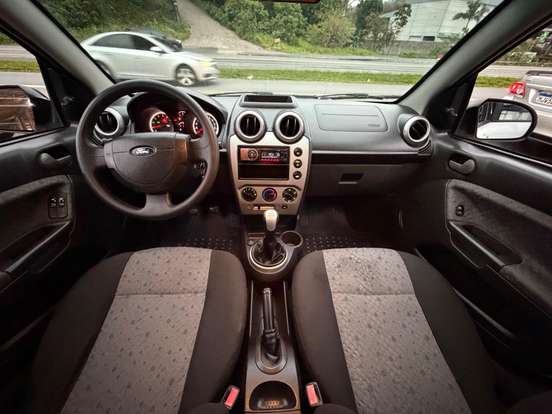 FORD-FIESTA-2012