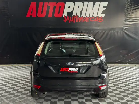 FORD-FOCUS-2011