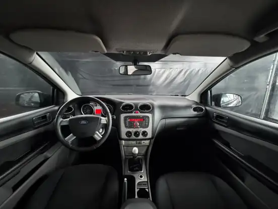 FORD-FOCUS-2011