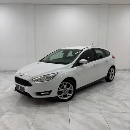 FORD FOCUS 2.0 SE PLUS FASTBACK 16V FLEX 4P POWERSHIFT