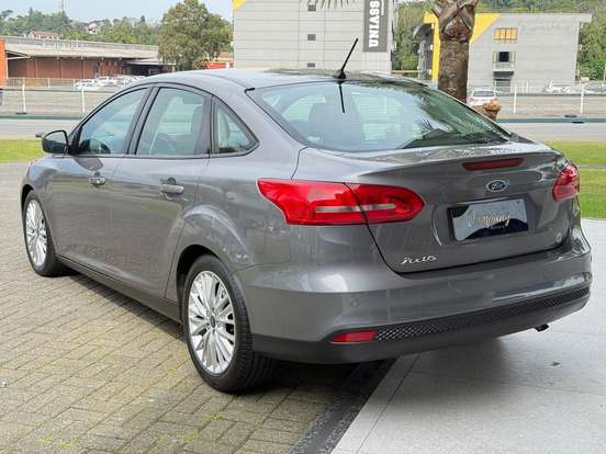 FORD-FOCUS-2018