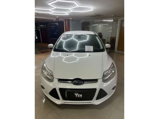FORD-FOCUS-2014