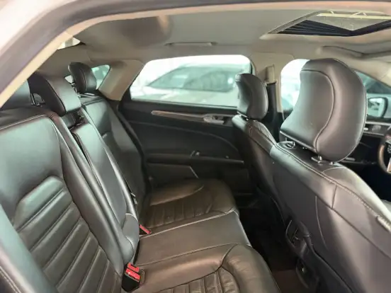 FORD-FUSION-2017