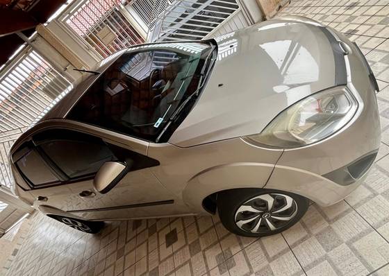 FORD FIESTA 1.6 SE SEDAN 16V FLEX 4P MANUAL