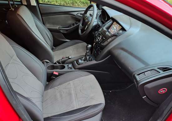 FORD-FOCUS-2013