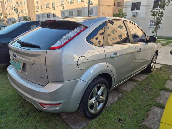 FORD-FOCUS-2011