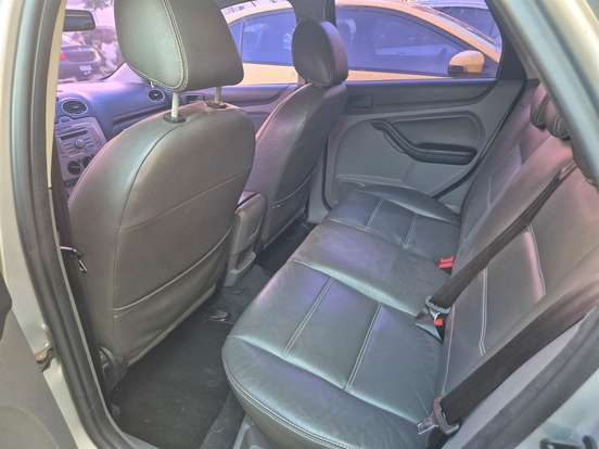 FORD-FOCUS-2011