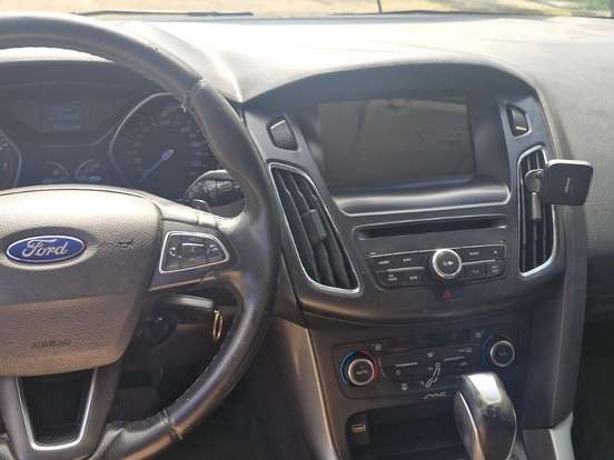 FORD-FOCUS-2.0 SE PLUS 16V FLEX 4P POWERSHIFT FORD-FOCUS-2015