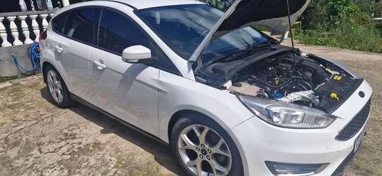 FORD-FOCUS-2015