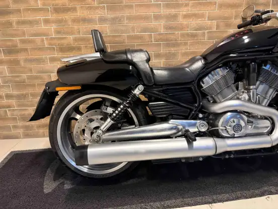 HARLEY-DAVIDSON-V-ROD MUSCLE-2015