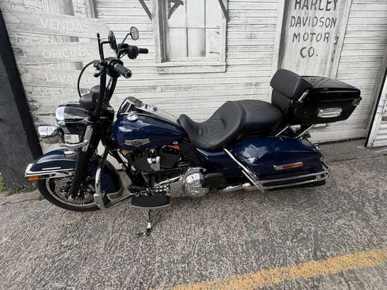 HARLEY-DAVIDSON-ROAD KING POLICE HARLEY-DAVIDSON-ROAD KING POLICE-2015