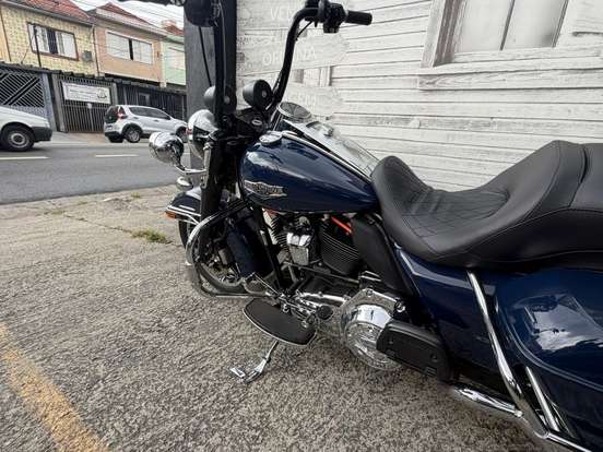 HARLEY-DAVIDSON-ROAD KING POLICE-2015