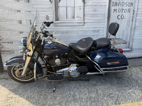 HARLEY-DAVIDSON-ROAD KING POLICE HARLEY-DAVIDSON-ROAD KING POLICE-2015
