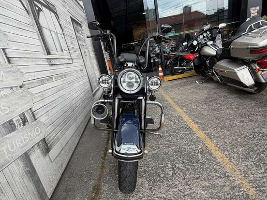 HARLEY-DAVIDSON-ROAD KING POLICE-2015