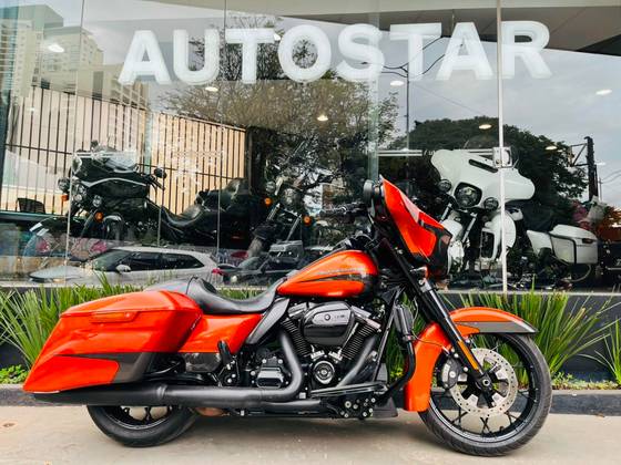 HARLEY-DAVIDSON STREET GLIDE SPECIAL 