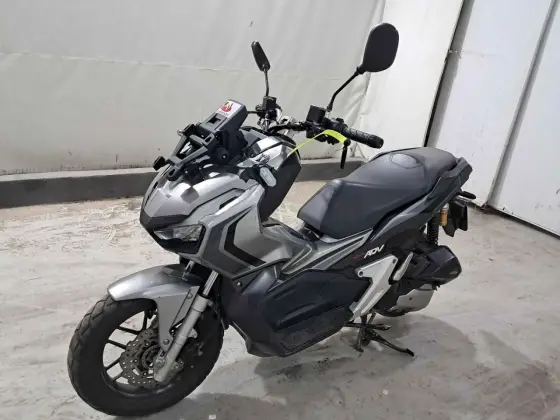 HONDA ADV 