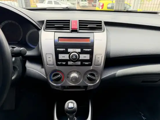 HONDA-CITY-1.5 LX 16V FLEX 4P MANUAL HONDA-CITY-2010