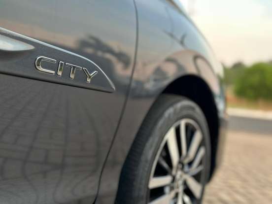 HONDA-CITY-1.5 i-VTEC FLEX HATCH TOURING CVT HONDA-CITY-2023