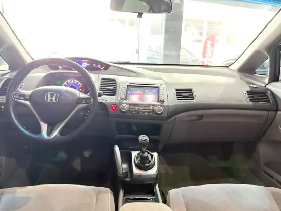 HONDA-CIVIC-2010