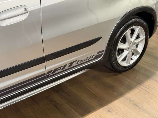 HONDA-FIT-1.5 TWIST 16V FLEX 4P AUTOMÁTICO HONDA-FIT-2013