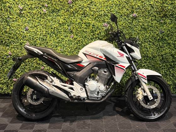 HONDA CB TWISTER 