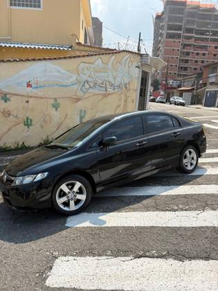 HONDA CIVIC 1.8 LXS 16V FLEX 4P AUTOMÁTICO