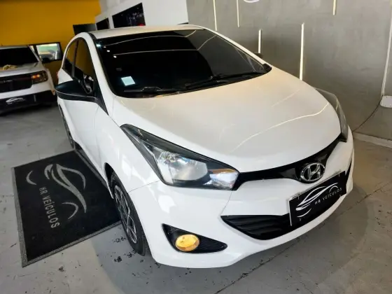 HYUNDAI HB20 1.0 COMFORT PLUS 12V FLEX 4P MANUAL