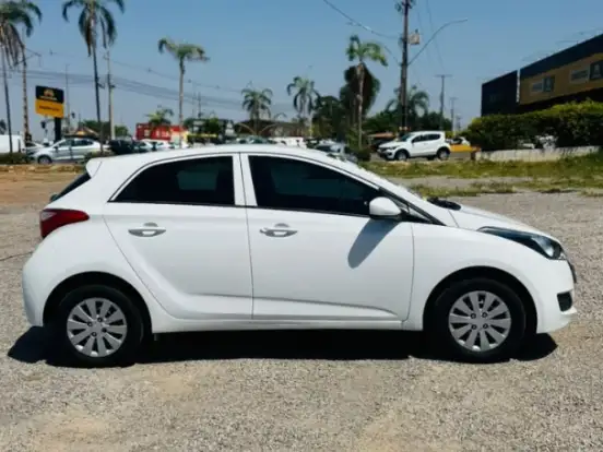 HYUNDAI-HB20-1.0 COMFORT STYLE 12V FLEX 4P MANUAL HYUNDAI-HB20-2016