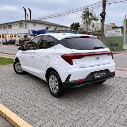 HYUNDAI-HB20-2022