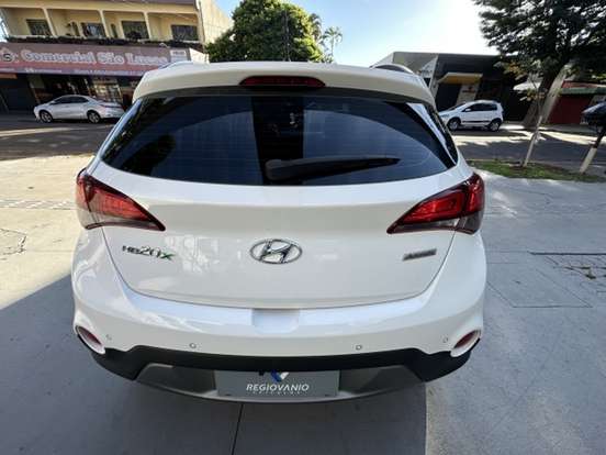 HYUNDAI-HB20X-1.6 16V PREMIUM FLEX 4P AUTOMÁTICO HYUNDAI-HB20X-2017