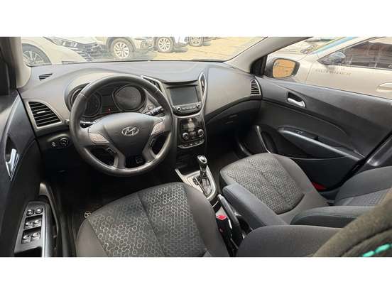 HYUNDAI-HB20X-1.6 16V PREMIUM FLEX 4P AUTOMÁTICO HYUNDAI-HB20X-2016
