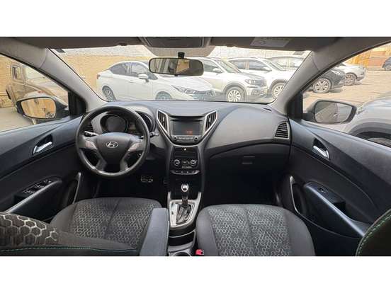 HYUNDAI-HB20X-1.6 16V PREMIUM FLEX 4P AUTOMÁTICO HYUNDAI-HB20X-2016