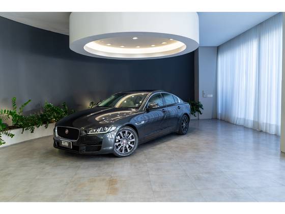Jaguar XE 2.0 16V SI4 Turbo Gasolina Pure 4P Automático