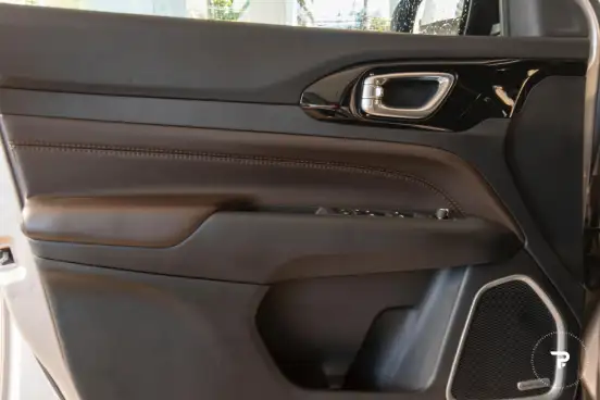 JEEP-COMMANDER-2021